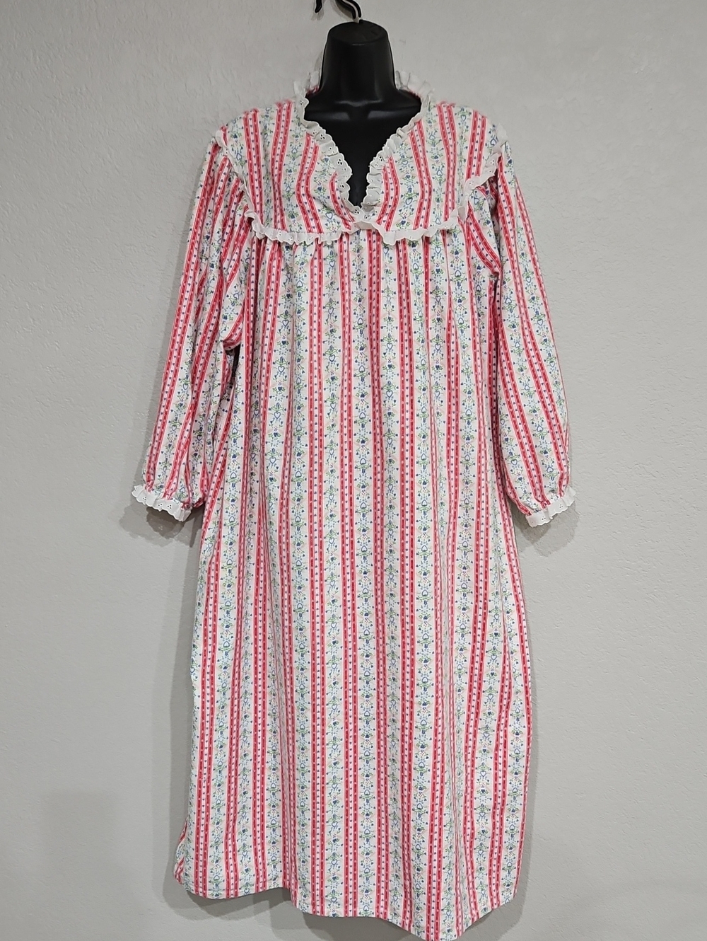 Accentuette| Women Red Stripe Blue FLoral Heart Flannel Eyelet Trim Nightgown 1X